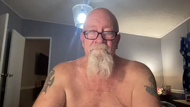 Snapshot of kcbace61760 chatting on 03/23/26, 12:58 kcbace61760 online show from 03/23/26, 12:58