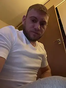 Snapshot of Weestud94 chatting on 01/07/25, 04:16 Weestud94 online show from 01/07/25, 04:16