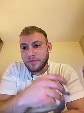 Snapshot of Weestud94 chatting on 02/06/25, 04:58 Weestud94 online show from 02/06/25, 04:58