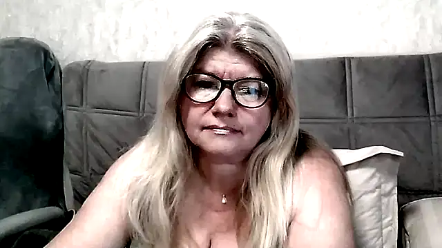 Diana 49 online show from 04/25/26, 05:10