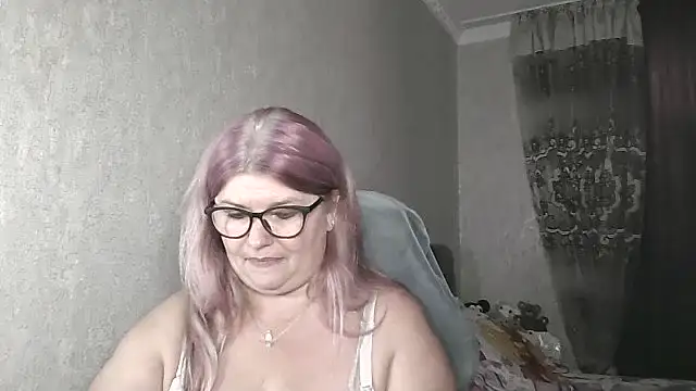 Snapshot of Diana_49 chatting on 07/13/26, 12:41 Diana 49 online show from 07/13/26, 12:41