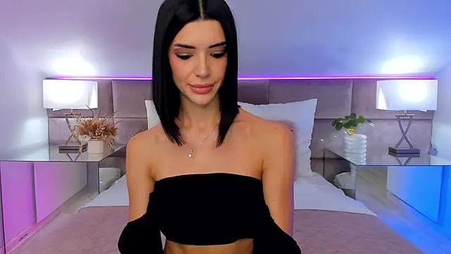 JasmiLyn online show from 10/18/25, 12:28