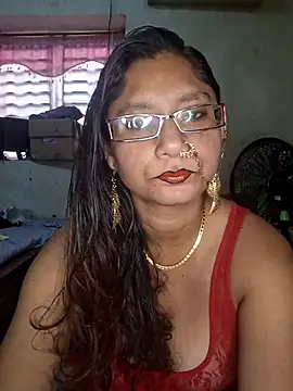 Snapshot of Sivanija_21 chatting on 02/27/25, 07:04 Sivanija 21 online show from 02/27/25, 07:04