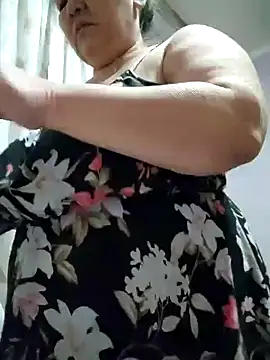 Snapshot of Zulfiya_Bruce chatting on 01/18/26, 03:16 Zulfiya Bruce online show from 01/18/26, 03:16