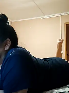 Snapshot of Zulfiya_Bruce chatting on 02/14/26, 08:38 Zulfiya Bruce online show from 02/14/26, 08:38