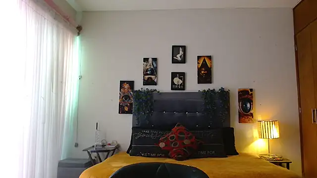 3littleschoolteens online show from 12/02/25, 05:30