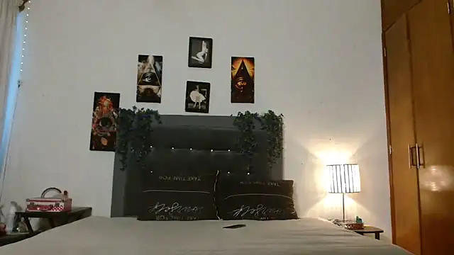 3littleschoolteens online show from 12/18/25, 08:15