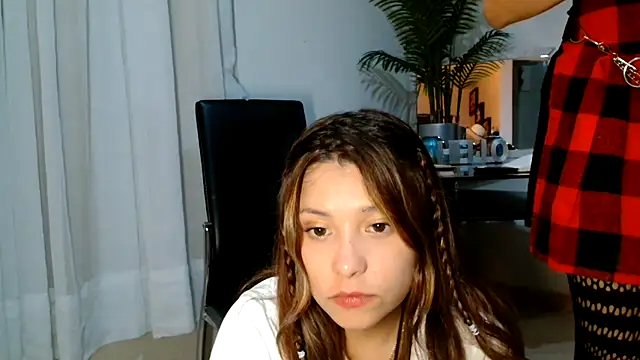 3littleschoolteens online show from 06/11/26, 05:16