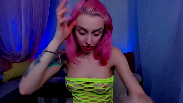 Snapshot of LickLizzy chatting on 01/31/25, 08:22 LickLizzy online show from 01/31/25, 08:22