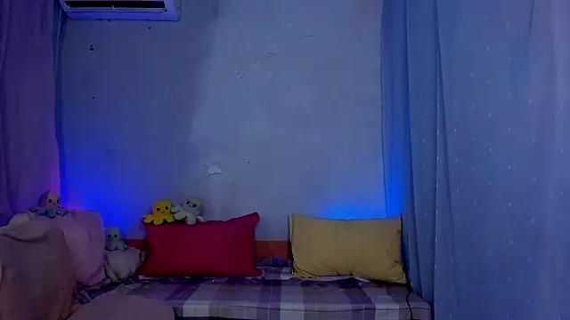 Snapshot of LickLizzy chatting on 02/10/25, 06:53 LickLizzy online show from 02/10/25, 06:53