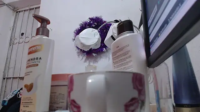 heyline milf online show from 04/26/26, 03:10