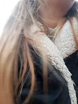 Snapshot of Keli_Jessi chatting on 12/14/24, 01:27 Keli Jessi online show from 12/14/24, 01:27