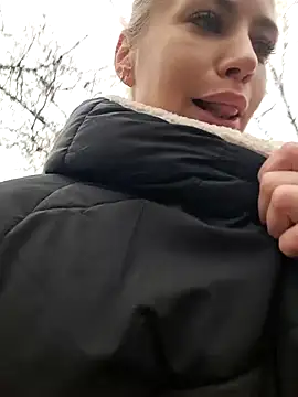 Snapshot of Keli_Jessi chatting on 01/03/25, 01:14 Keli Jessi online show from 01/03/25, 01:14