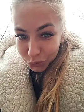 Snapshot of Keli_Jessi chatting on 01/13/25, 01:17 Keli Jessi online show from 01/13/25, 01:17