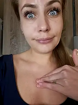 Snapshot of Keli_Jessi chatting on 01/21/25, 05:09 Keli Jessi online show from 01/21/25, 05:09