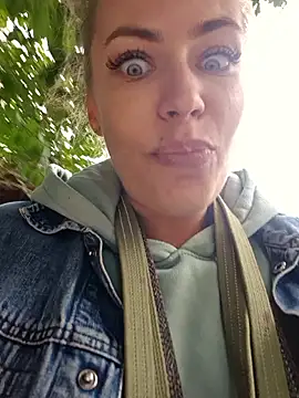 Snapshot of Keli_Jessi chatting on 09/25/25, 12:31 Keli Jessi online show from 09/25/25, 12:31