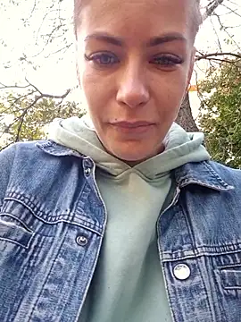 Snapshot of Keli_Jessi chatting on 09/26/25, 01:15 Keli Jessi online show from 09/26/25, 01:15