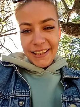 Snapshot of Keli_Jessi chatting on 09/28/25, 12:43 Keli Jessi online show from 09/28/25, 12:43