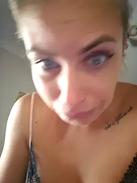 Snapshot of Keli_Jessi chatting on 10/14/25, 06:20 Keli Jessi online show from 10/14/25, 06:20