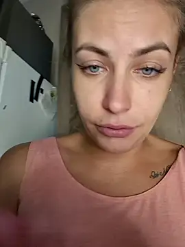 Snapshot of Keli_Jessi chatting on 10/19/25, 06:19 Keli Jessi online show from 10/19/25, 06:19