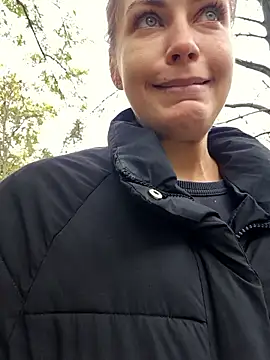 Snapshot of Keli_Jessi chatting on 10/23/25, 12:26 Keli Jessi online show from 10/23/25, 12:26