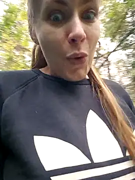 Snapshot of Keli_Jessi chatting on 10/27/25, 01:59 Keli Jessi online show from 10/27/25, 01:59