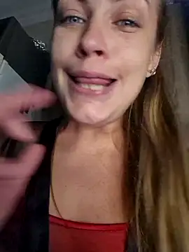 Snapshot of Keli_Jessi chatting on 10/28/25, 07:16 Keli Jessi online show from 10/28/25, 07:16