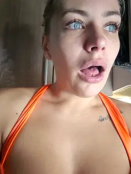 Snapshot of Keli_Jessi chatting on 11/15/25, 07:10 Keli Jessi online show from 11/15/25, 07:10