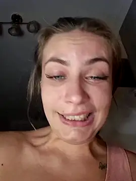 Snapshot of Keli_Jessi chatting on 11/21/25, 07:23 Keli Jessi online show from 11/21/25, 07:23