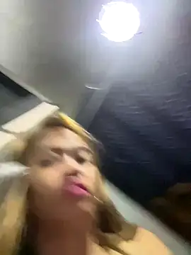 Snapshot of pinay4uwithagoodheart chatting on 12/20/25, 05:20 pinay4uwithagoodheart online show from 12/20/25, 05:20