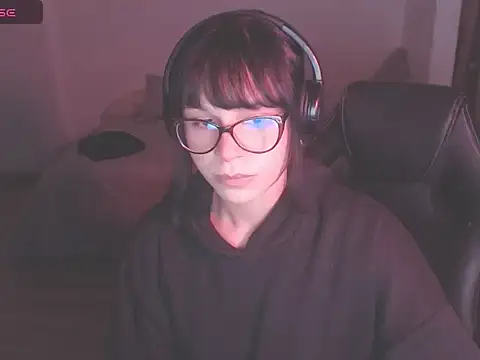 Snapshot of modjo_ chatting on 12/12/24, 02:04 modjo online show from 12/12/24, 02:04