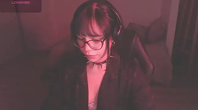 Snapshot of modjo_ chatting on 12/23/24, 04:55 modjo online show from 12/23/24, 04:55