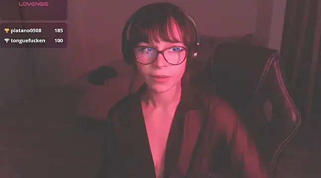 Snapshot of modjo_ chatting on 12/24/24, 11:17 modjo online show from 12/24/24, 11:17