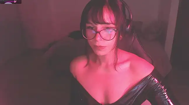 Snapshot of modjo_ chatting on 02/16/25, 04:53 modjo online show from 02/16/25, 04:53