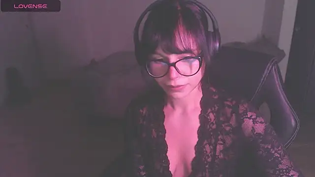 Snapshot of modjo_ chatting on 10/10/25, 03:16 modjo online show from 10/10/25, 03:16