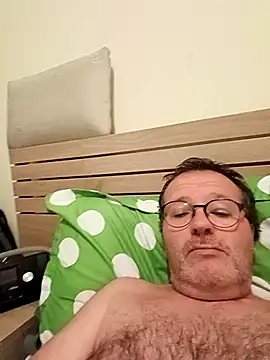 Snapshot of mike9473 chatting on 09/27/25, 09:42 mike9473 online show from 09/27/25, 09:42