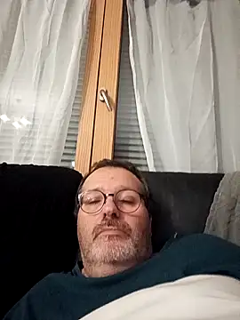 Snapshot of mike9473 chatting on 10/11/25, 08:51 mike9473 online show from 10/11/25, 08:51