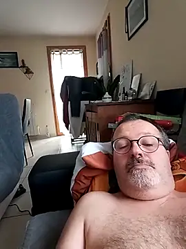 mike9473 online show from 12/05/25, 09:29