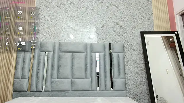 Snapshot of veronicaroose_ chatting on 10/31/25, 12:28 veronicaroose online show from 10/31/25, 12:28