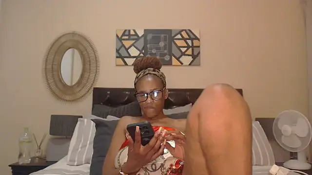 Snapshot of Creamyass22 chatting on 01/29/25, 07:43 Creamyass22 online show from 01/29/25, 07:43