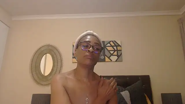 Snapshot of Creamyass22 chatting on 03/15/25, 05:37 Creamyass22 online show from 03/15/25, 05:37