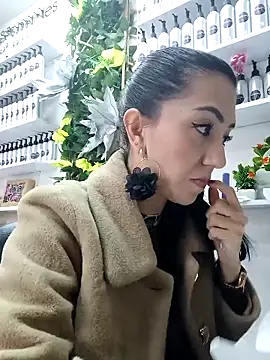 LunaZambrano online show from 02/15/25, 06:44