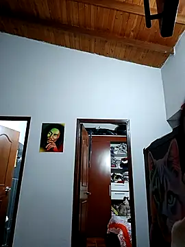 LunaZambrano online show from 02/17/25, 12:54