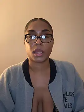 Snapshot of CandyLuxxxx chatting on 12/27/24, 09:50 CandyLuxxxx online show from 12/27/24, 09:50