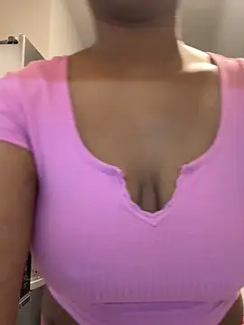 Snapshot of CandyLuxxxx chatting on 12/28/24, 12:36 CandyLuxxxx online show from 12/28/24, 12:36