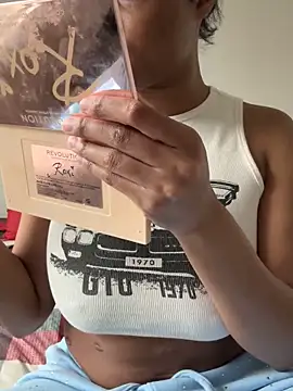 Snapshot of CandyLuxxxx chatting on 01/06/25, 06:41 CandyLuxxxx online show from 01/06/25, 06:41