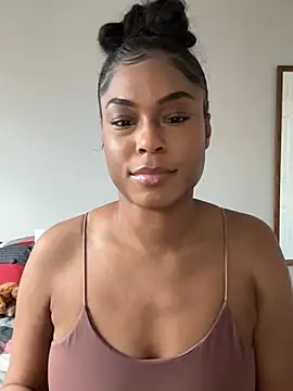 Snapshot of CandyLuxxxx chatting on 01/08/25, 09:01 CandyLuxxxx online show from 01/08/25, 09:01