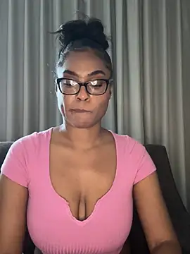 Snapshot of CandyLuxxxx chatting on 01/11/25, 07:38 CandyLuxxxx online show from 01/11/25, 07:38