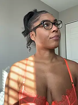 Snapshot of CandyLuxxxx chatting on 01/14/25, 06:38 CandyLuxxxx online show from 01/14/25, 06:38