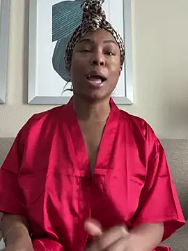 Snapshot of CandyLuxxxx chatting on 01/24/25, 09:26 CandyLuxxxx online show from 01/24/25, 09:26